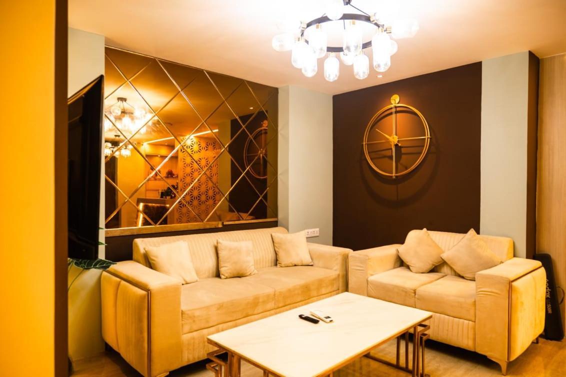 Hotel Silkhouse Premier Danapur Buitenkant foto