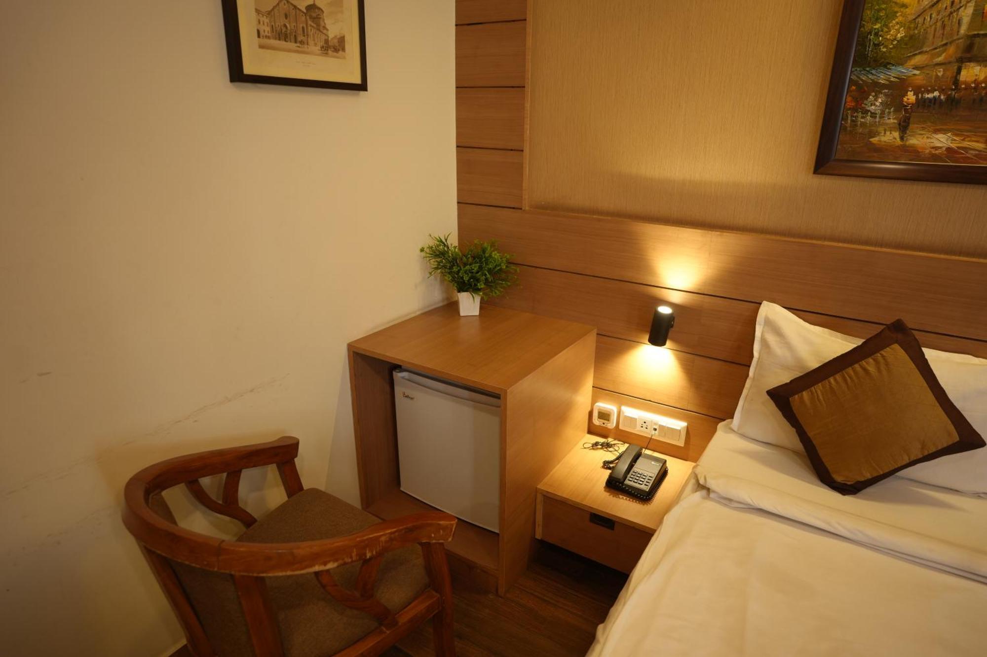 Hotel Silkhouse Premier Danapur Buitenkant foto