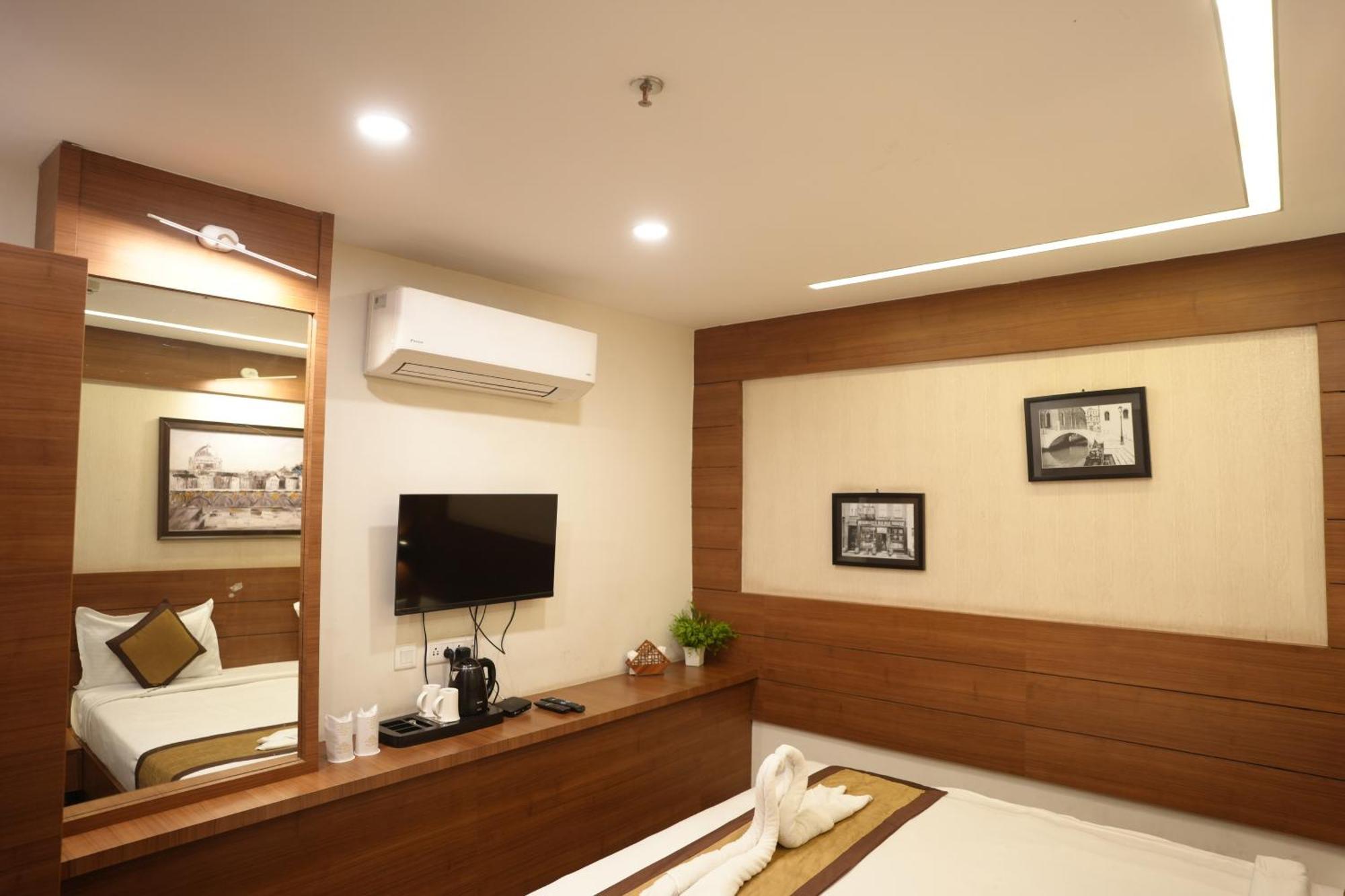 Hotel Silkhouse Premier Danapur Buitenkant foto
