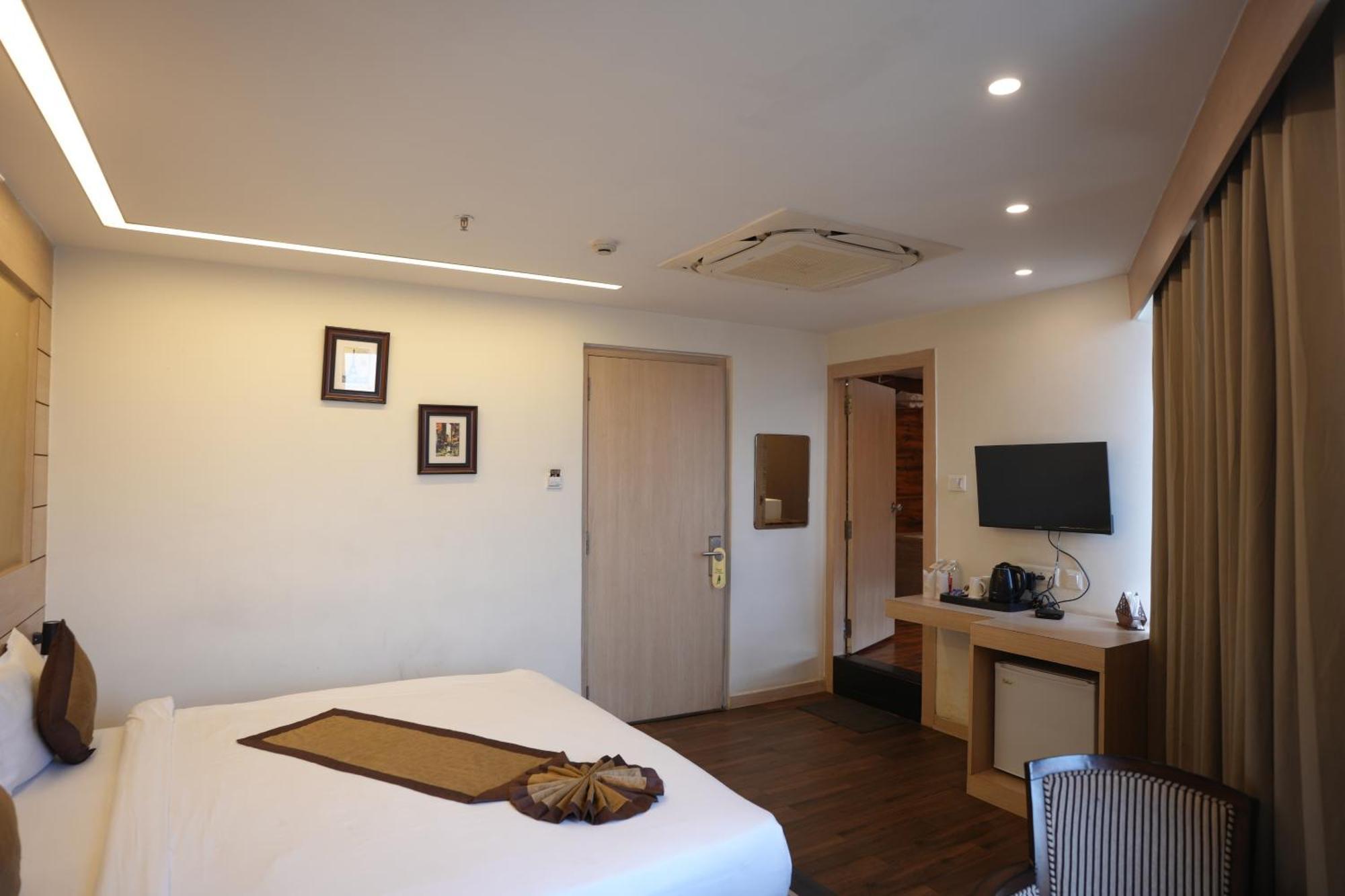 Hotel Silkhouse Premier Danapur Buitenkant foto