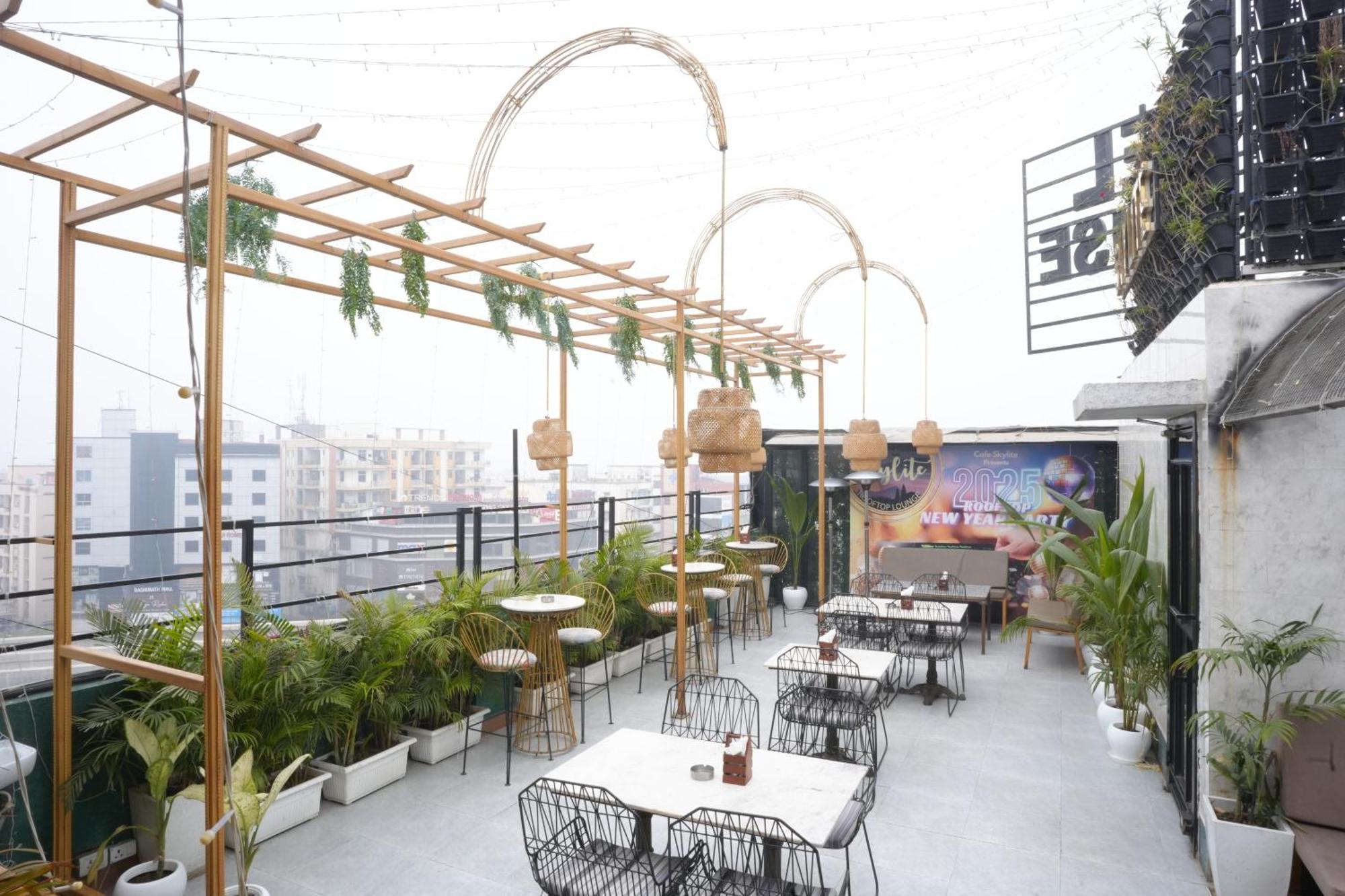 Hotel Silkhouse Premier Danapur Buitenkant foto